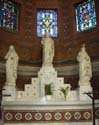 statue