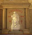 statue